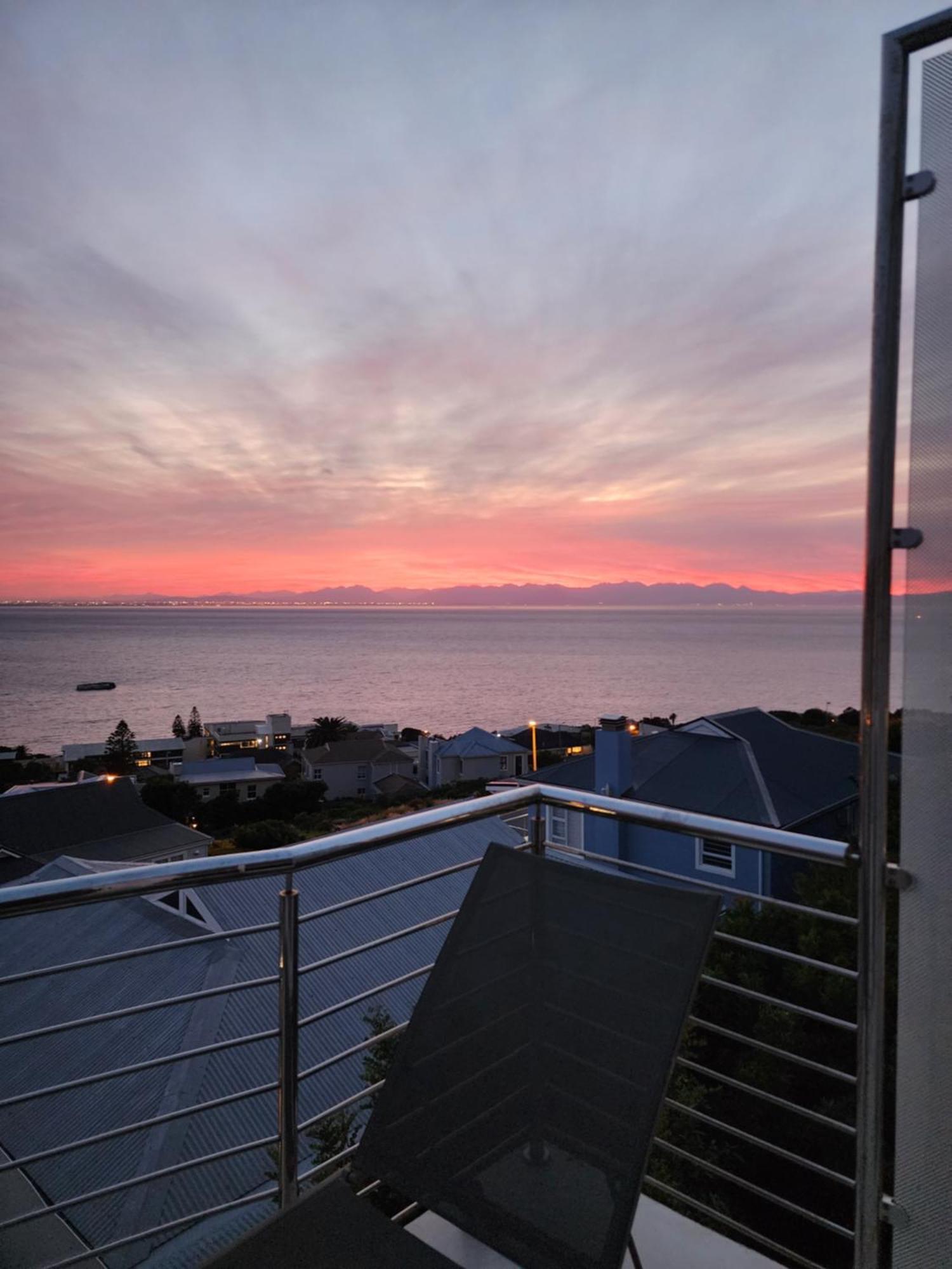 Boulders Blue Bed And Breakfast Simonʼs Town Exterior foto